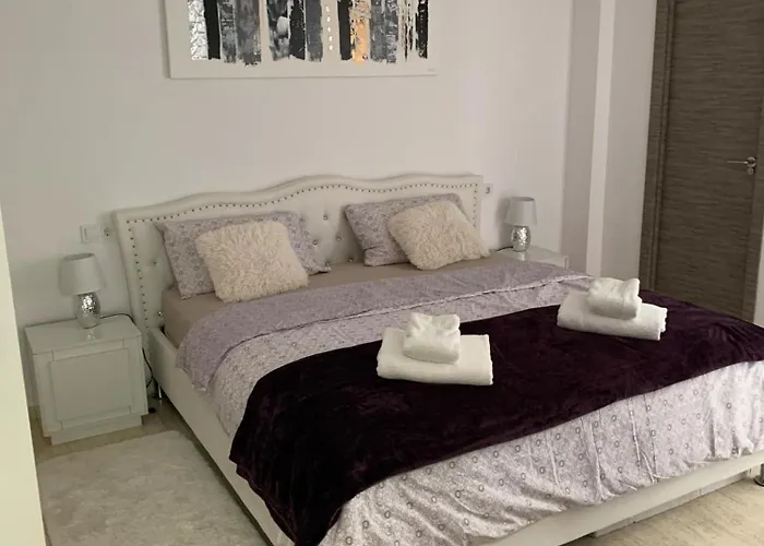 Midas One Apartment